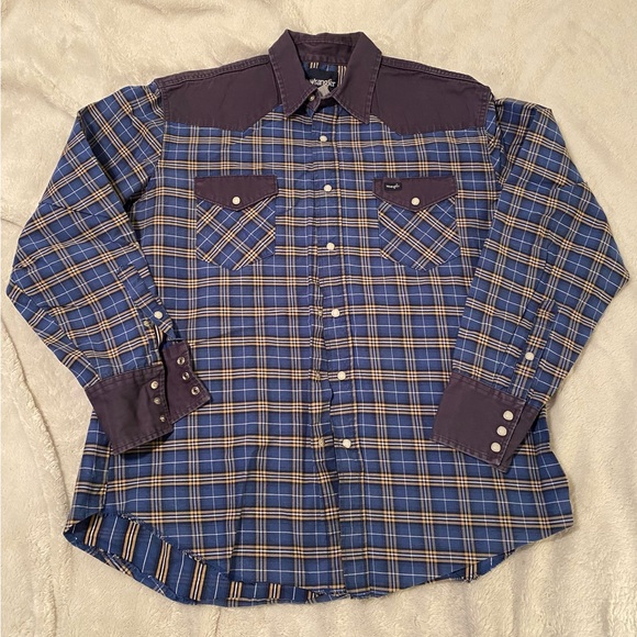 Vintage Wrangler plaid snap button long sleeve shirt - Picture 5 of 10